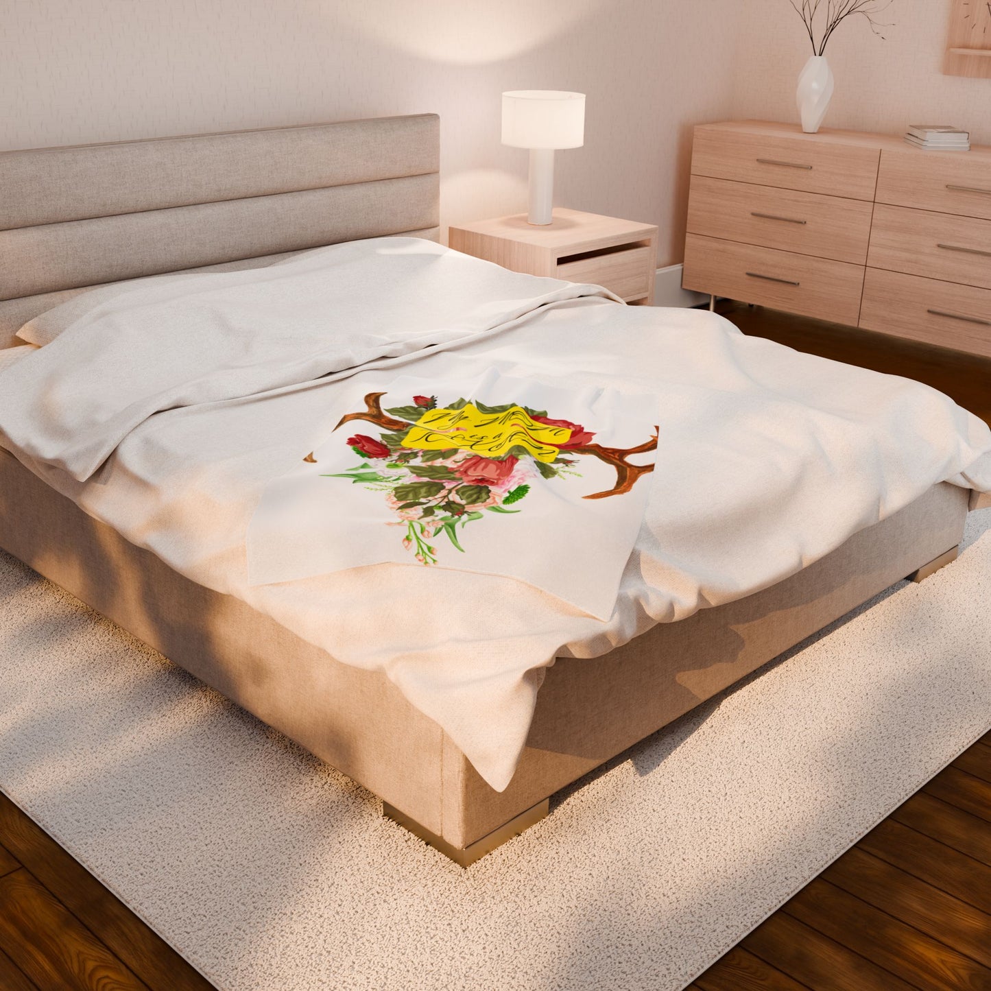 My Mom is a Texan Velveteen Plush Blanket – Cozy Home Decor for Mother's Day and Special Occasions