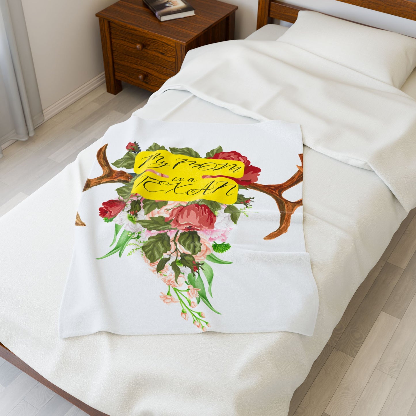My Mom is a Texan Velveteen Plush Blanket – Cozy Home Decor for Mother's Day and Special Occasions